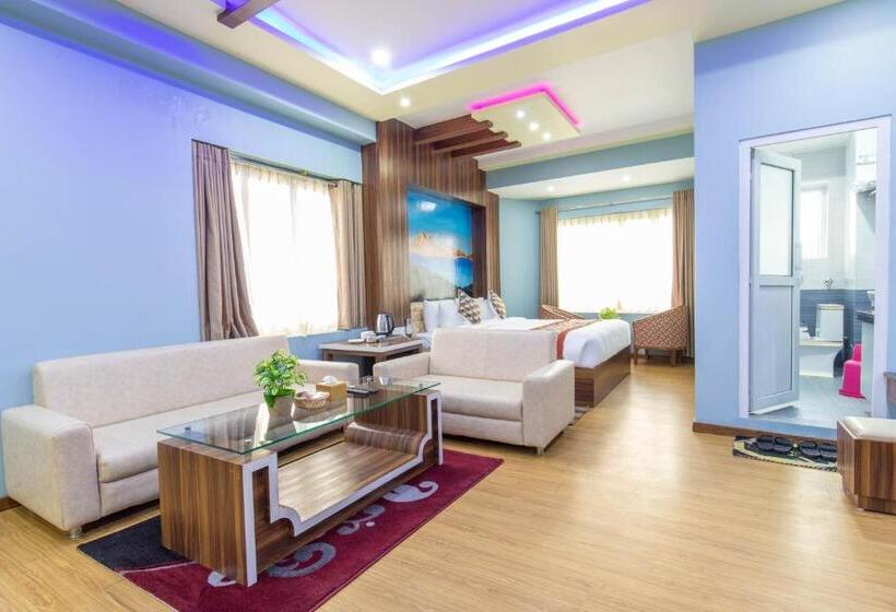 Siddhartha Hotel Grand City