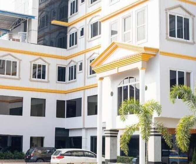 Siddhartha Hotel Grand City