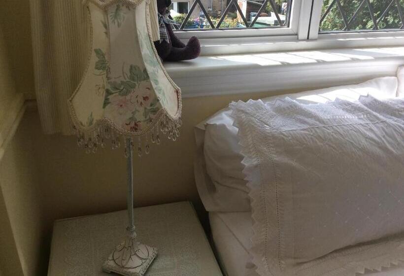 تختخواب و صبحانه Rosebank Guest House