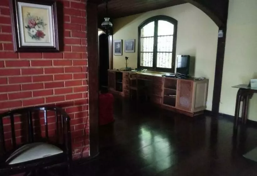 Hostel Mdemarilia