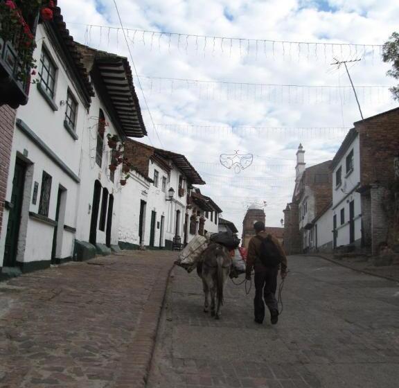 پانسیون Hostal Casa Del Frailejón   Café