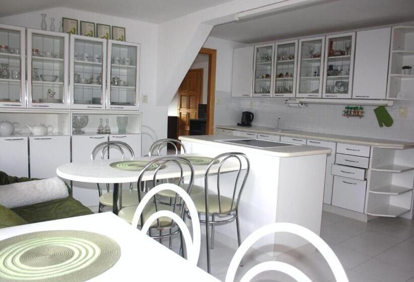 تختخواب و صبحانه Penzion Svojše