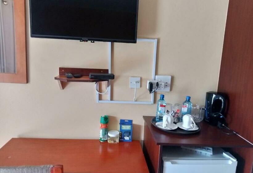 پانسیون Impovu Guest House