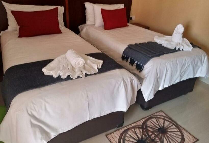 پانسیون Impovu Guest House