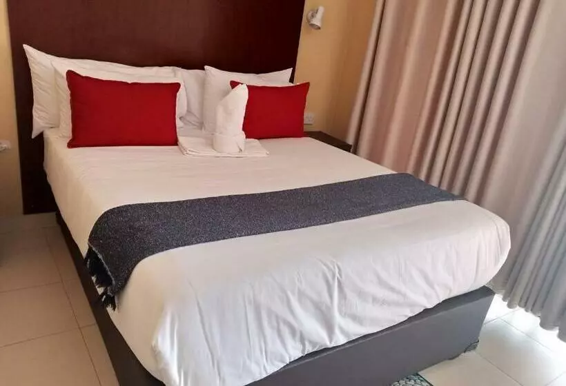 پانسیون Impovu Guest House