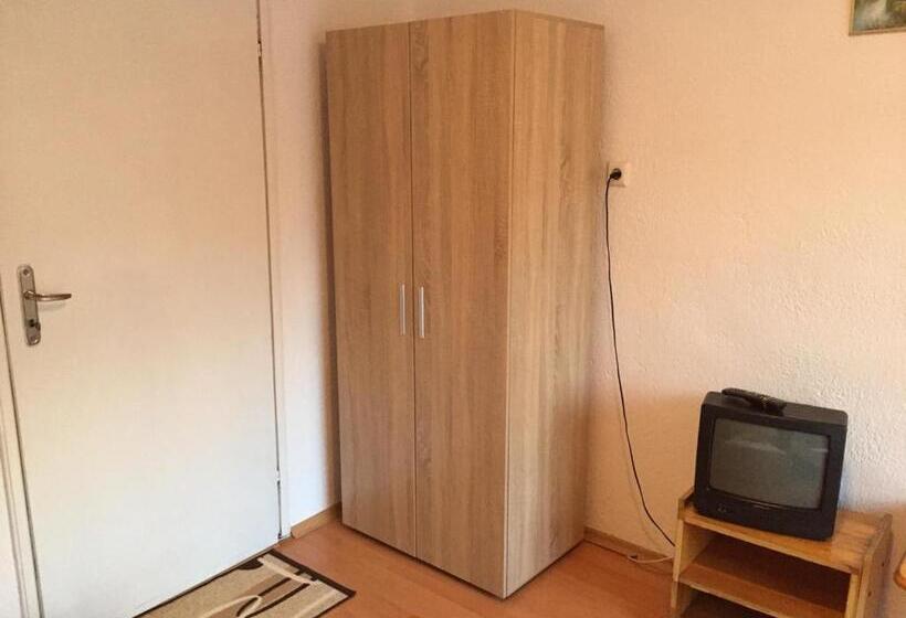 Pensionat Guest House Shotarovi