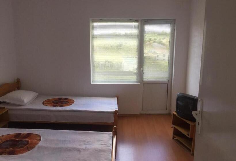 Pensionat Guest House Shotarovi