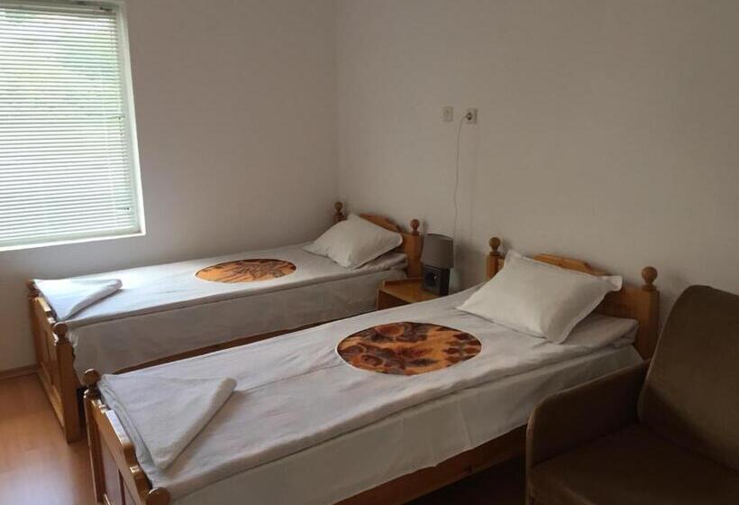 Pensionat Guest House Shotarovi