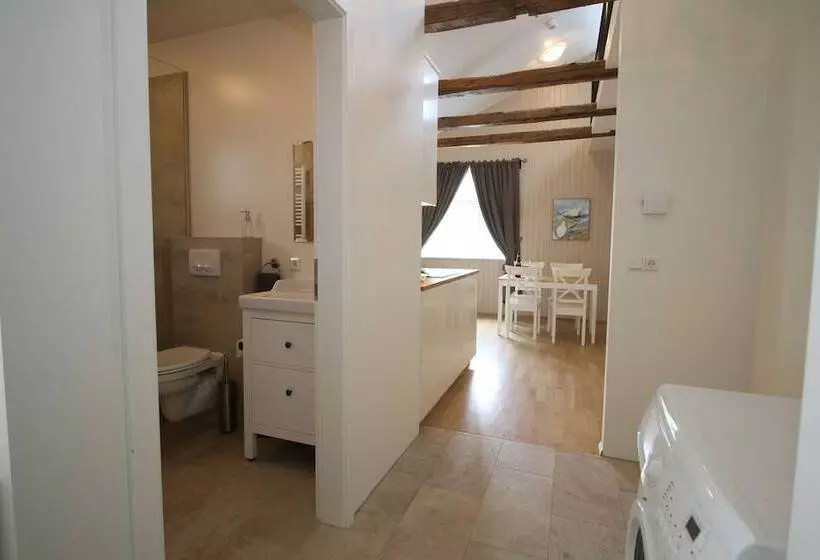 Acco Ice Apartments