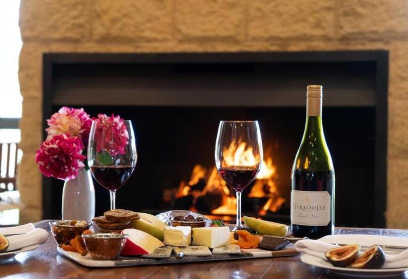 Bed and Breakfast Tallawarra Homestead