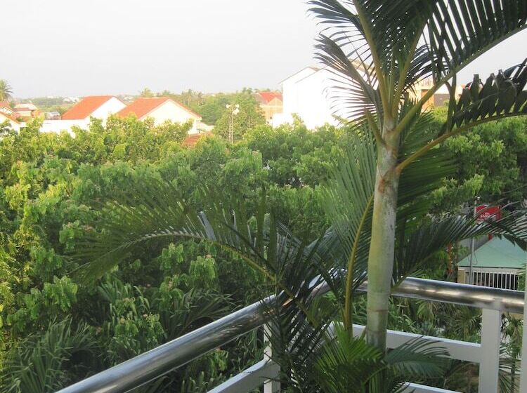 تختخواب و صبحانه The Moon Villa Hoi An