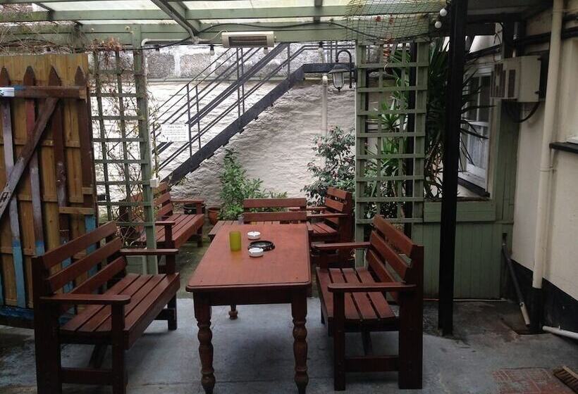 فندق فئة نجمة واحدة King S Arms