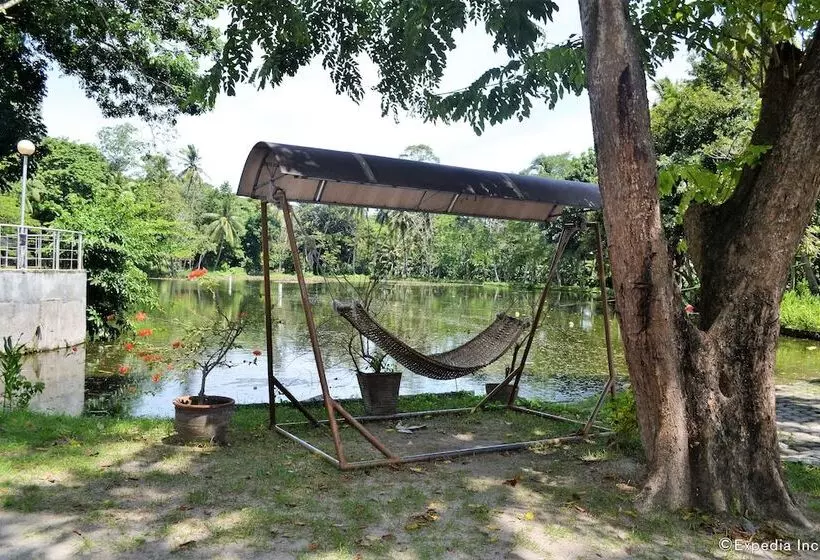 هتل Amandari Cove