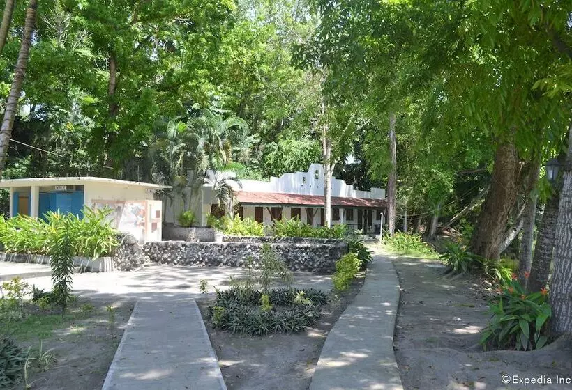 هتل Amandari Cove
