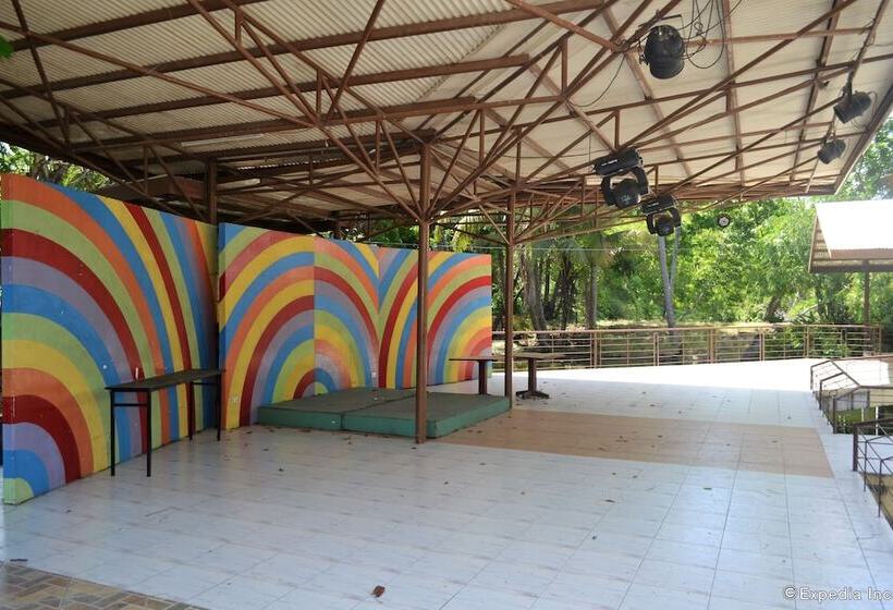 בית מלון כפרי Amandari Cove