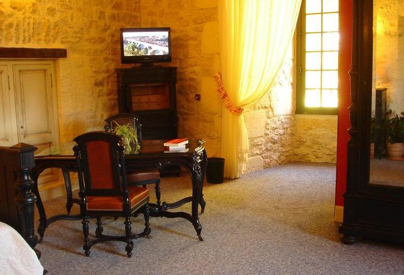 Отель Château La Fleunie Hôtel Et Restaurant