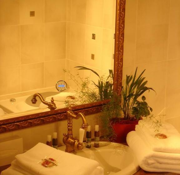 Отель Château La Fleunie Hôtel Et Restaurant