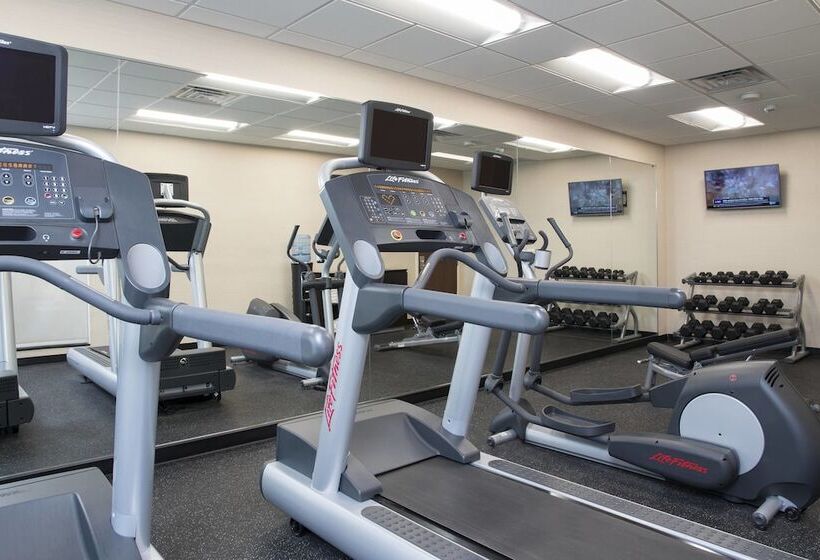 هتل Fairfield Inn & Suites By Marriott Jackson Clinton