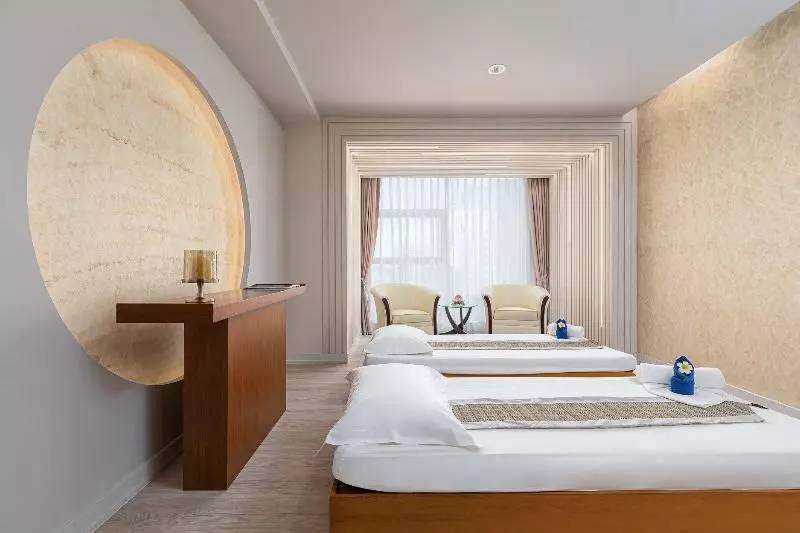 Hotel Jasmine Palace