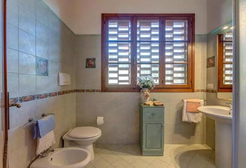 هتل La Grotta Dell'eremita