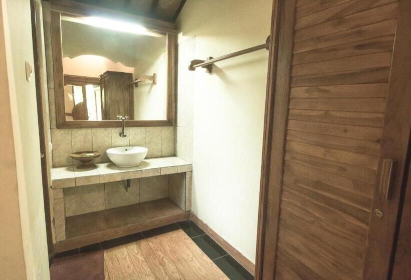 Отель Trijaya Guest House Pemuteran