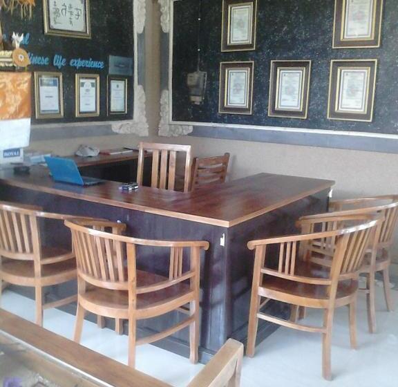 Отель Trijaya Guest House Pemuteran