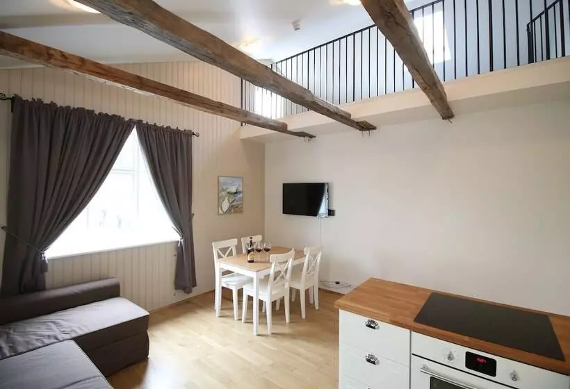 Acco Ice Apartments