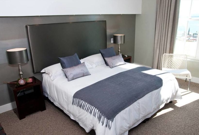 بنسيون 94 On Rodger