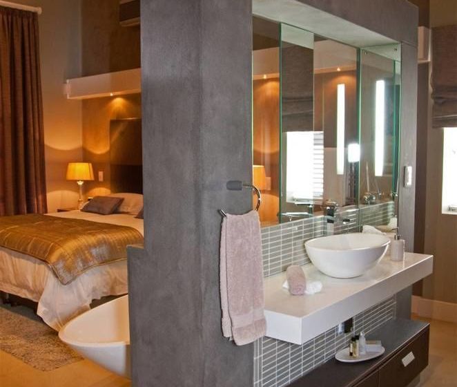 بنسيون 94 On Rodger