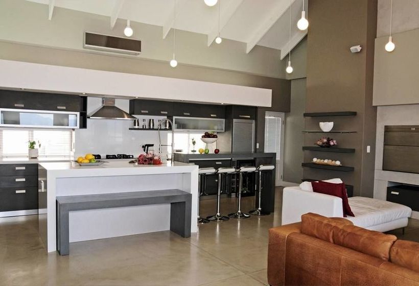 بنسيون 94 On Rodger