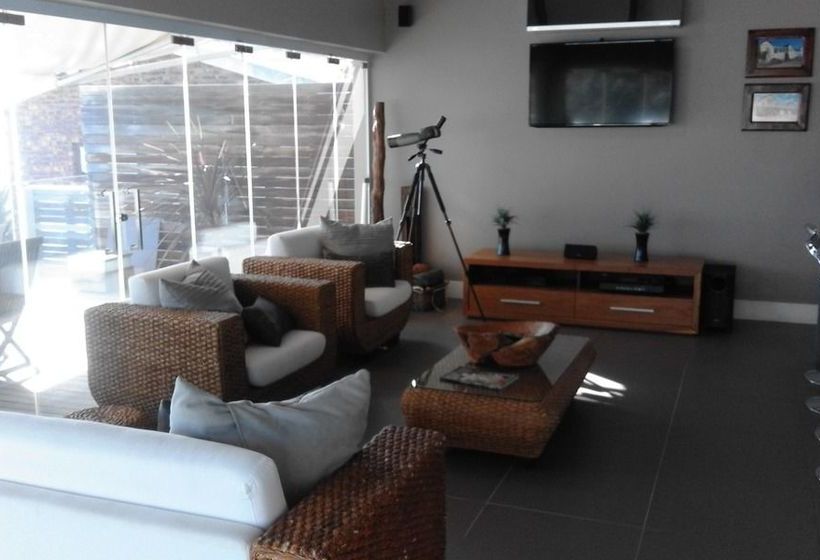 بنسيون 94 On Rodger