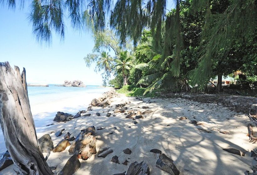 Yasad Luxury Beach Residence