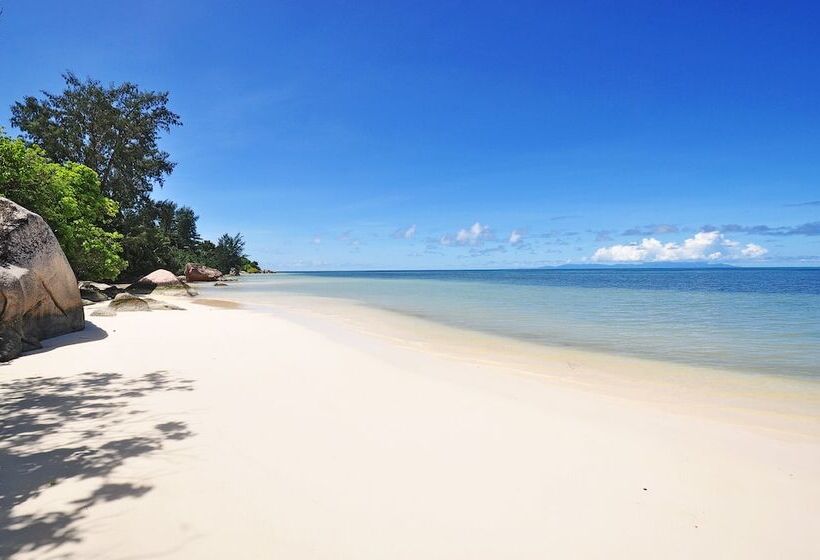 Yasad Luxury Beach Residence