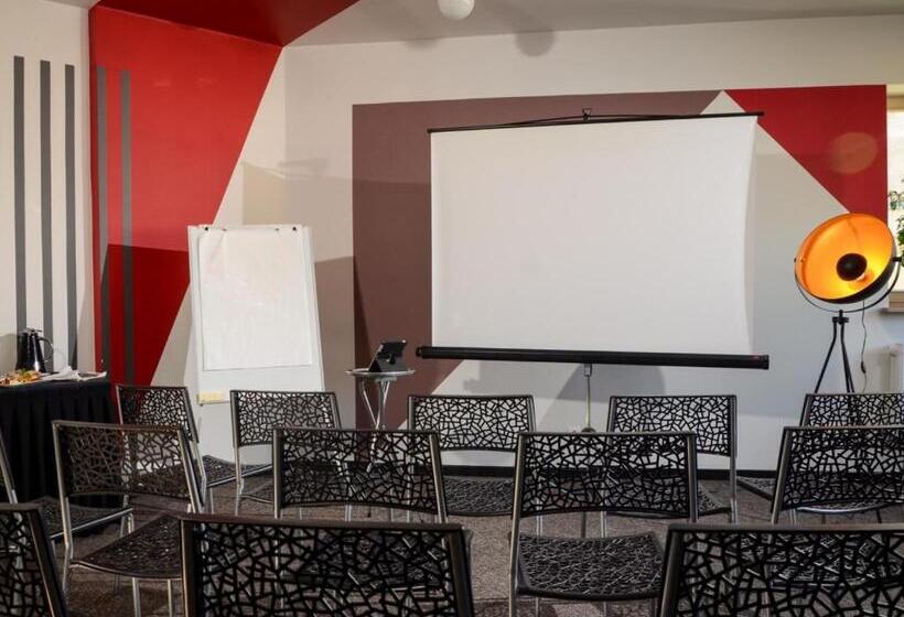 هتل Mans Nams   Self Check In