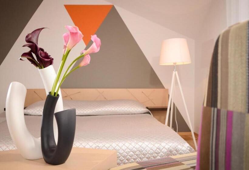 هتل Mans Nams   Self Check In