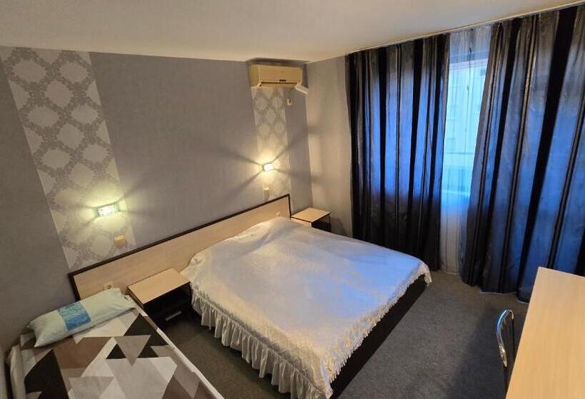 پانسیون Excelsior Family