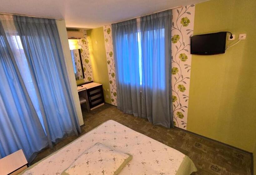 پانسیون Excelsior Family