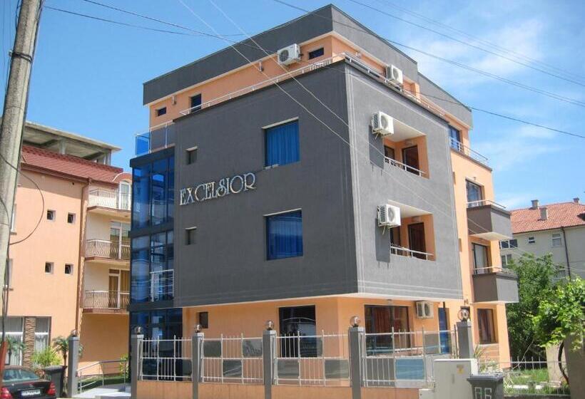 پانسیون Excelsior Family