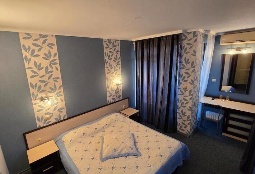 پانسیون Excelsior Family