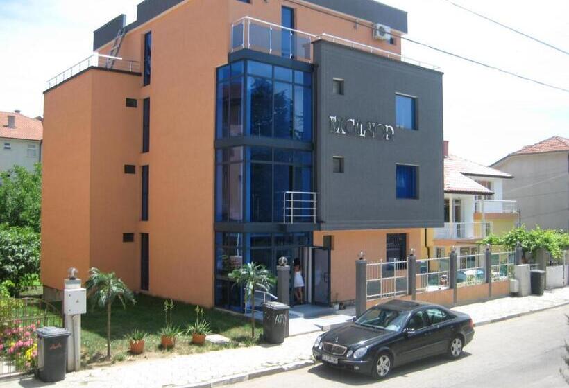 پانسیون Excelsior Family