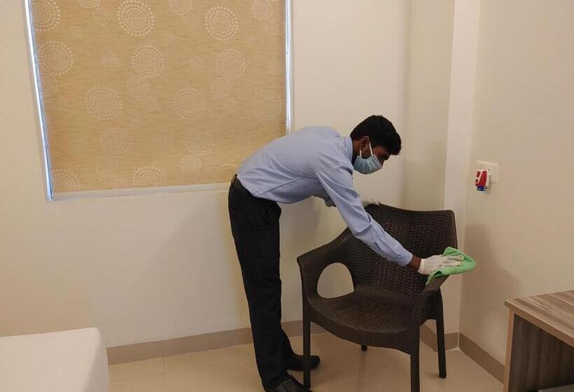 בית מלון כפרי Downtown Business