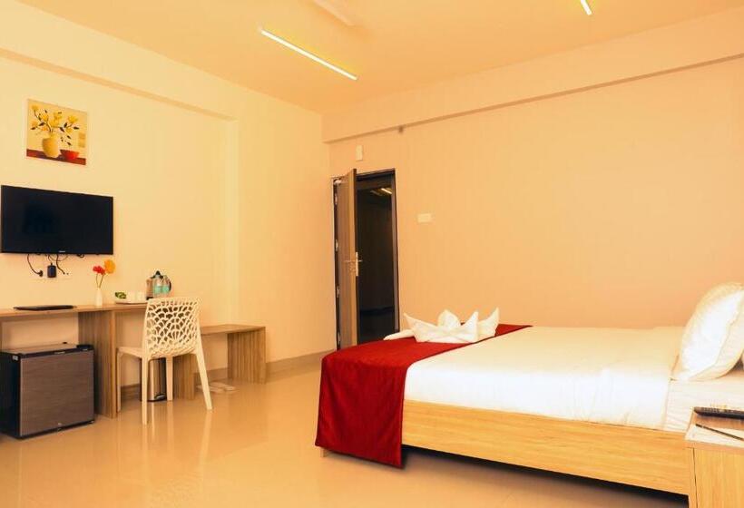 בית מלון כפרי Downtown Business