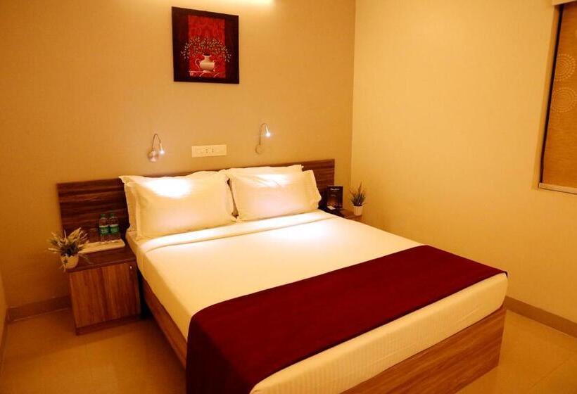 בית מלון כפרי Downtown Business