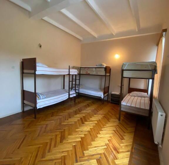 Hostel Golden Fleece