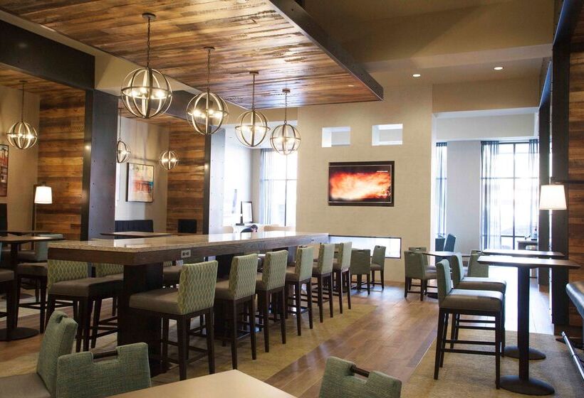 فندق Hampton Inn & Suites Downtown St. Paul