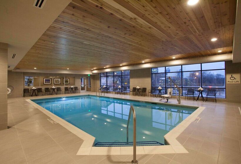 فندق Hampton Inn & Suites Downtown St. Paul