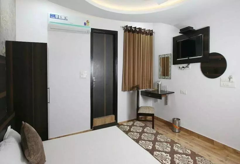 هتل Oyo Rooms Paschim Vihar