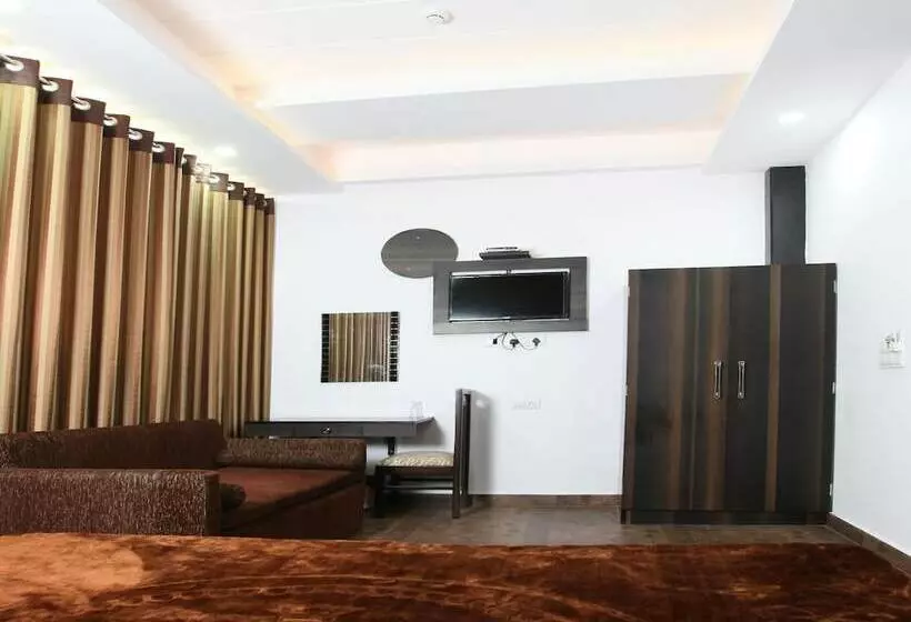 هتل Oyo Rooms Paschim Vihar