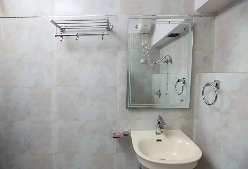 هتل Oyo Rooms Paschim Vihar