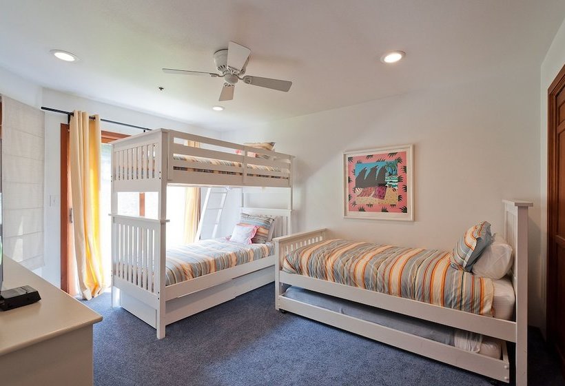 Lakeside Townhomes By Lespri Management